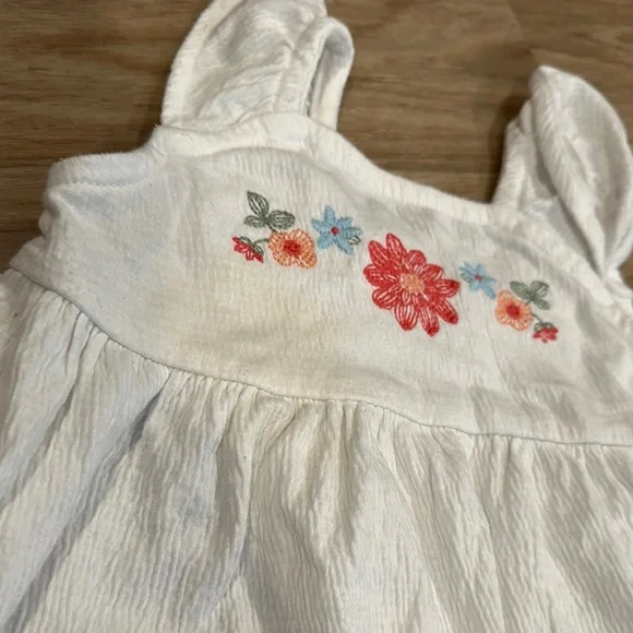 Floral Embroidered Top and Floral Leggings Set - Picture 2 of 6